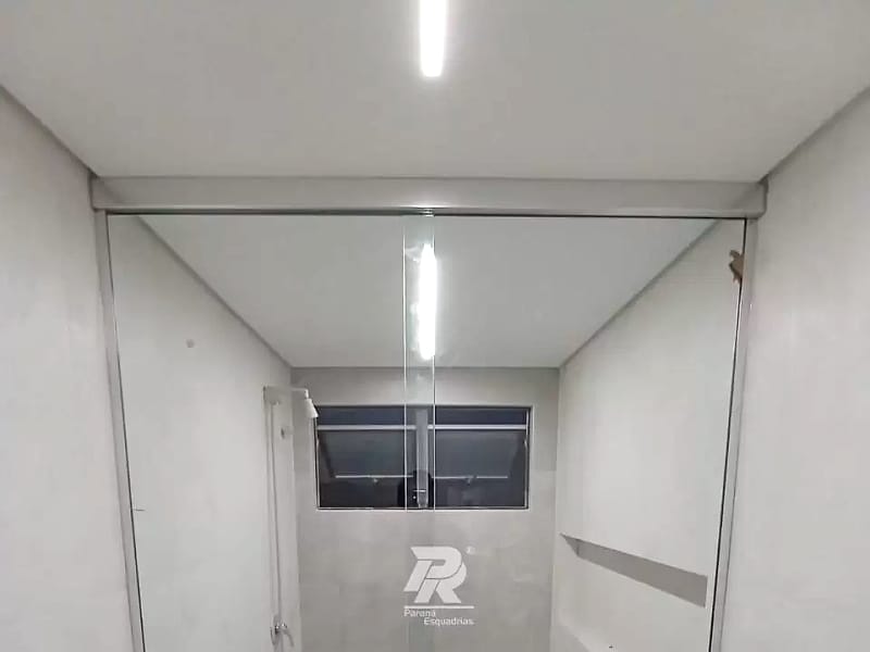 Box de correr em vidro temperado